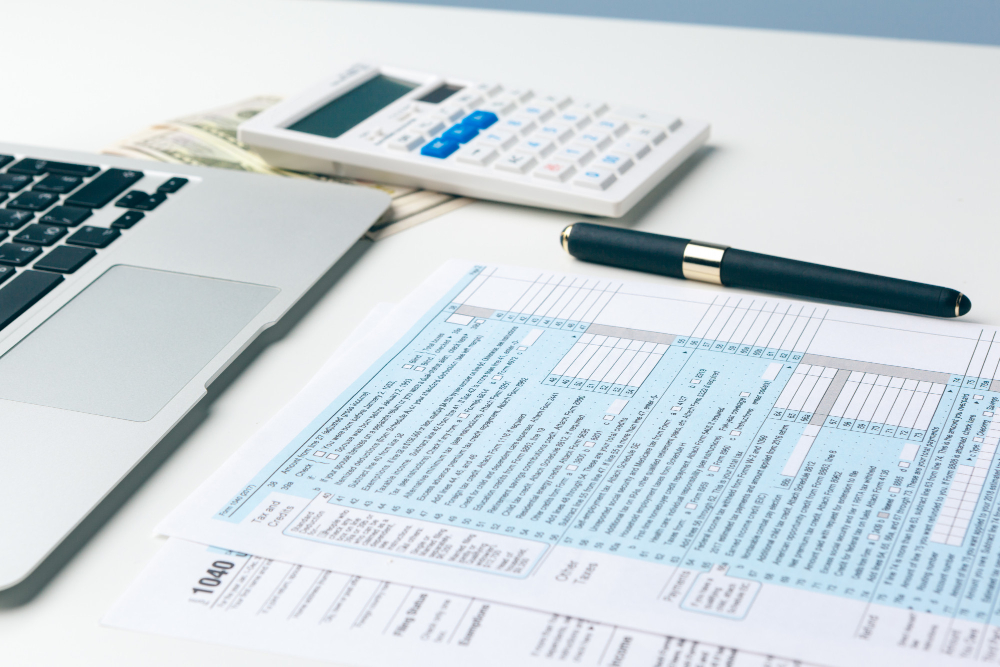 Long service leave entitlement records for employee payroll